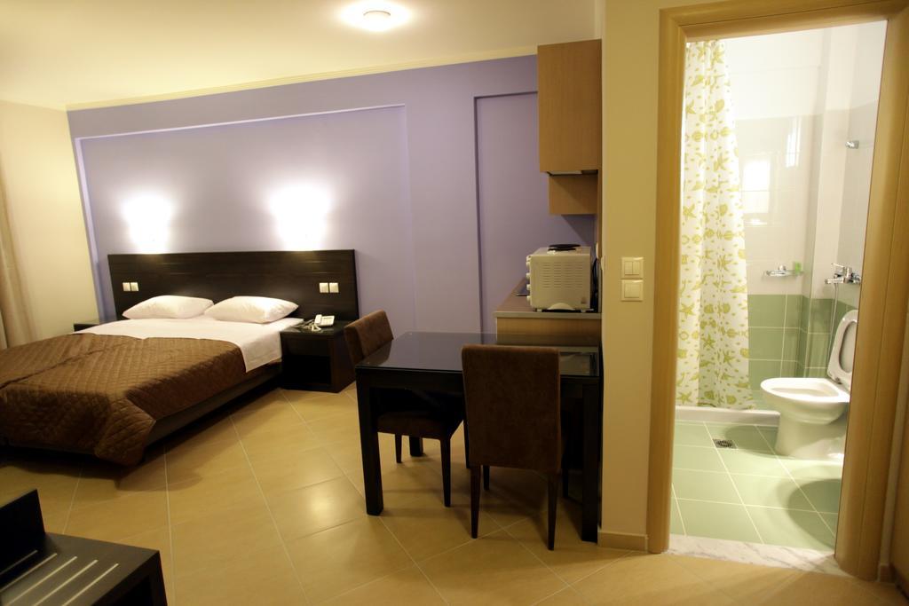 Cavos Fokidos Aparthotel Chiliadou  Rom bilde