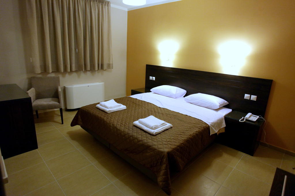 Cavos Fokidos Aparthotel Chiliadou  Rom bilde