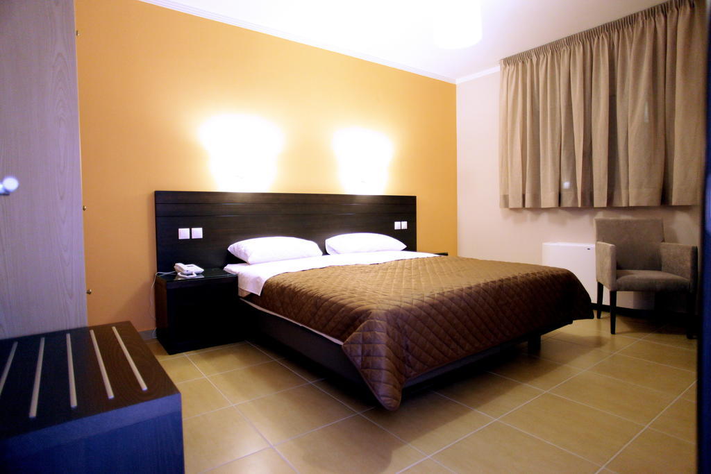 Cavos Fokidos Aparthotel Chiliadou  Rom bilde